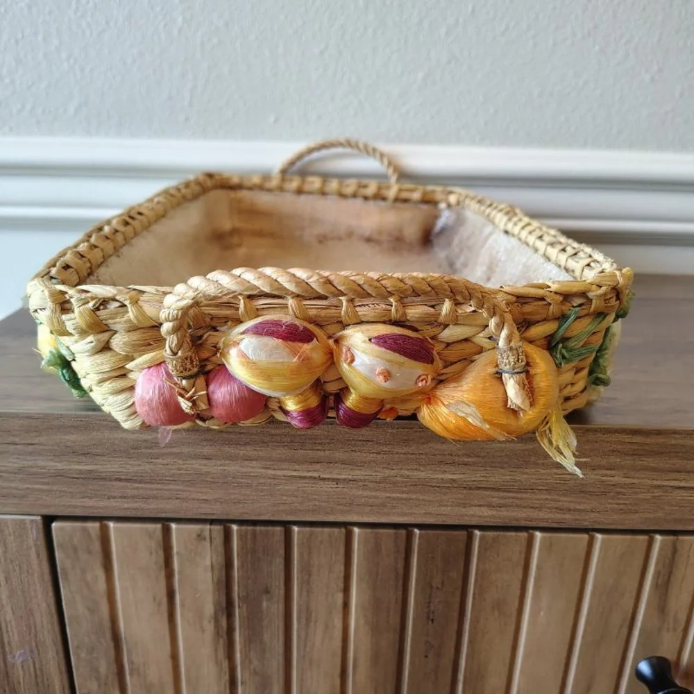 Vtg Woven Raffia Straw Casserole Basket Faux Fruit Vegetables Mushrooms